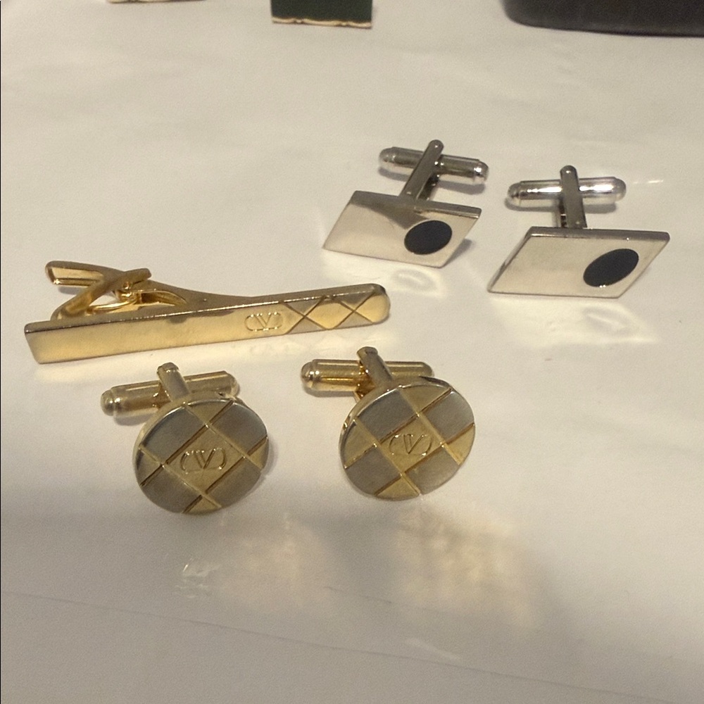 Mario Valentino Gold and Silver Cufflinks Set 1free cufflink